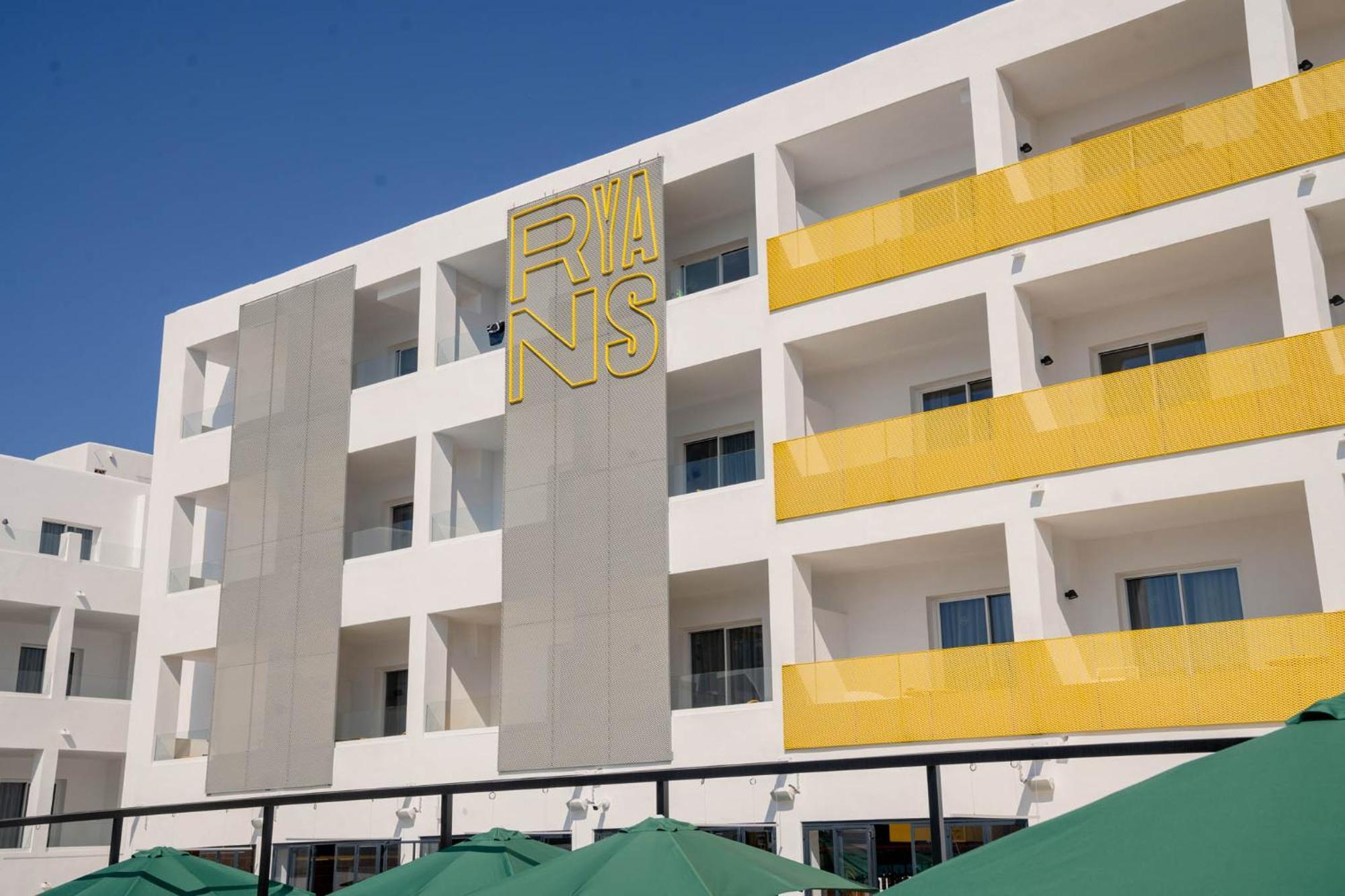 Ryans Lolas - Adults Only Hotel San Antonio Abad