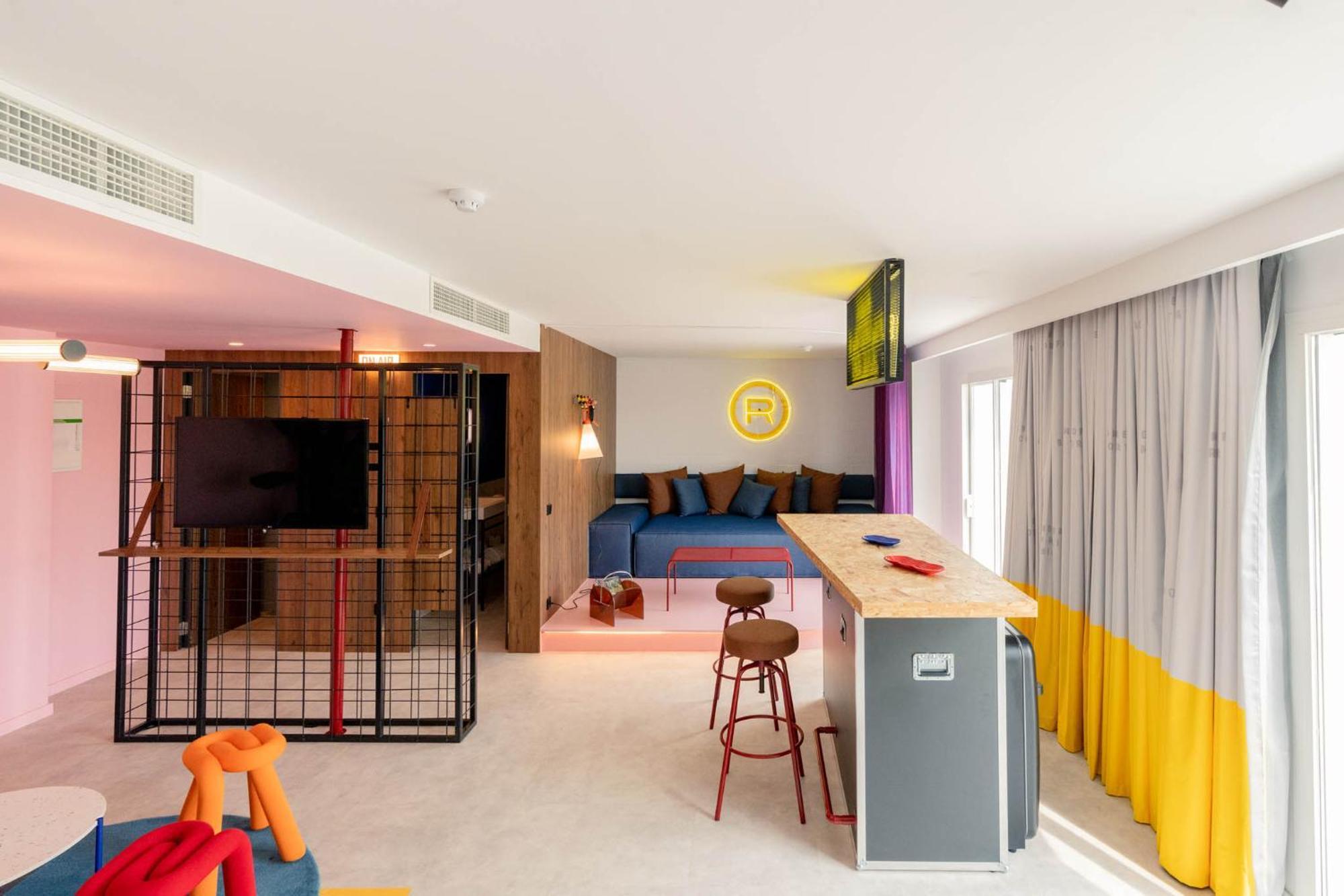 Ryans Lolas - Adults Only Hotel San Antonio Abad