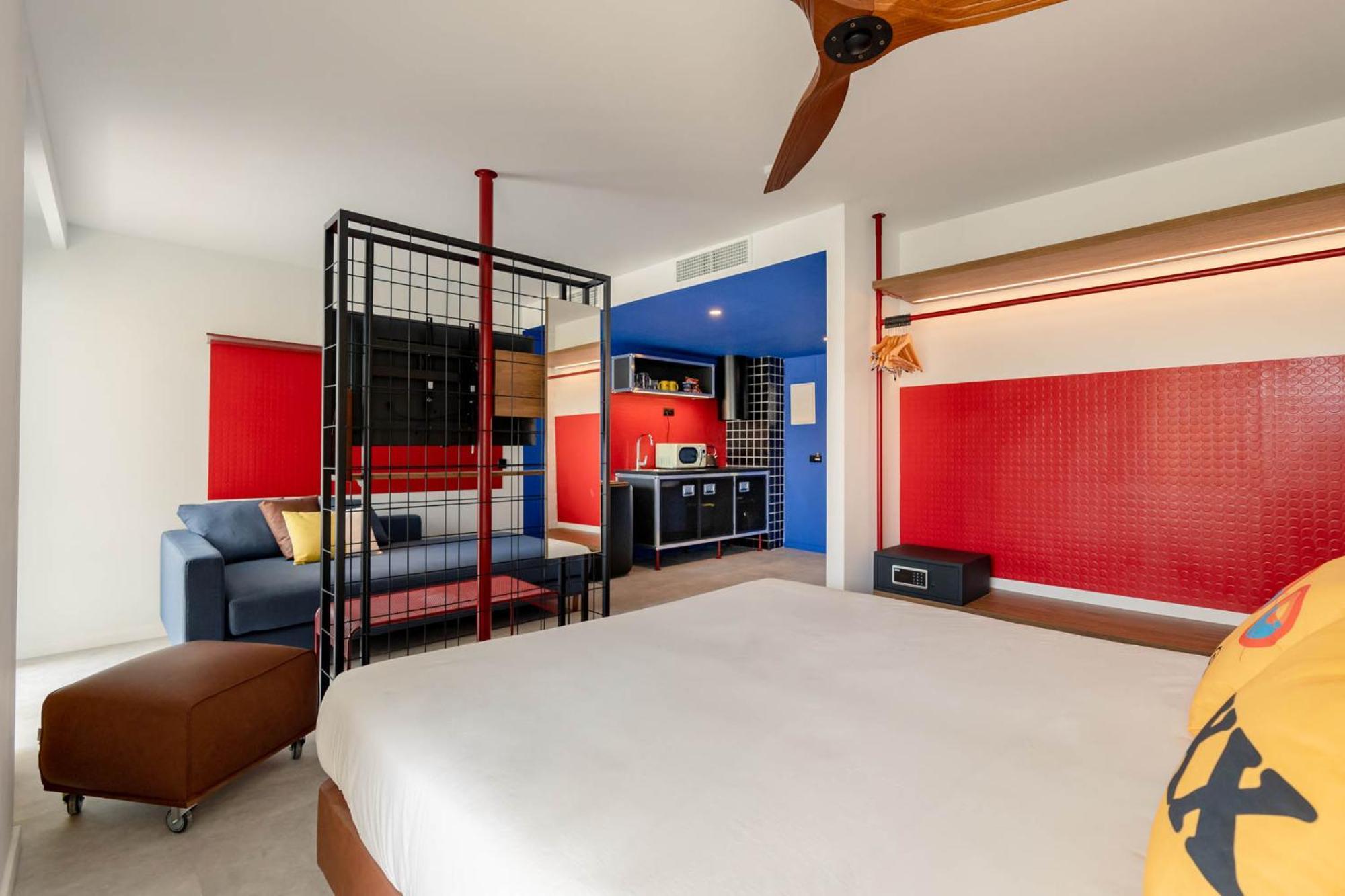 Ryans Lolas - Adults Only 4* San Antonio Abad