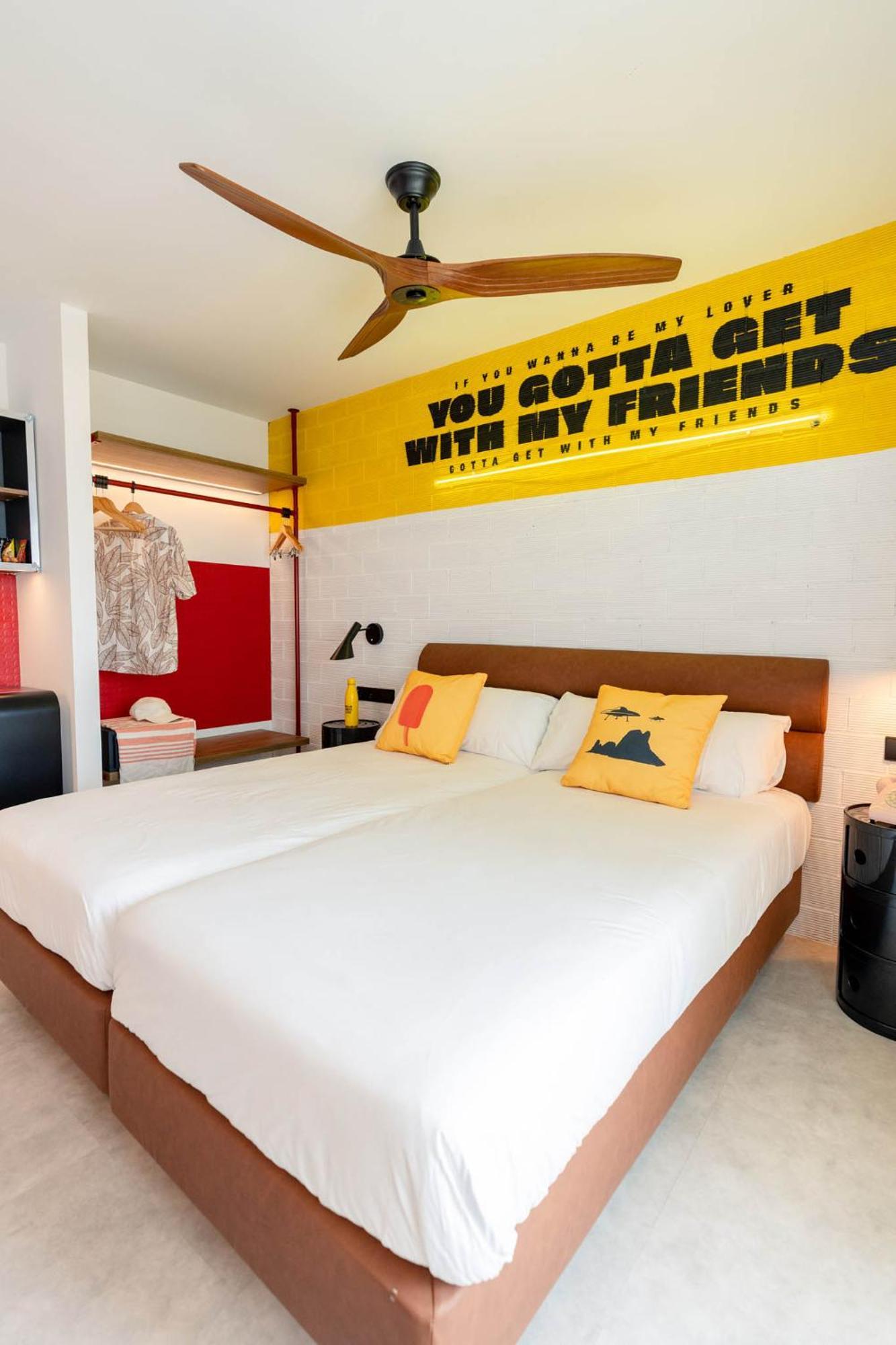 Ryans Lolas - Adults Only San Antonio Abad